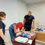 Saglik Çalisanlarina Yenidogan Canlandirma Egitimi