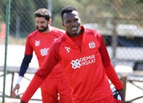 AVRUPA LIGI - Sivasspor'da Isaac Cofie'nin Durumu Belirsiz!
