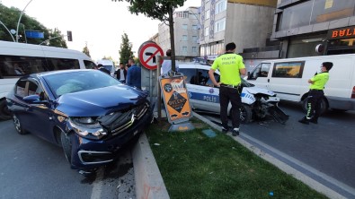 Sultangazi'de Polis Araci Ile Otomobil Çarpisti Açiklamasi 1'I Polis 2 Yarali