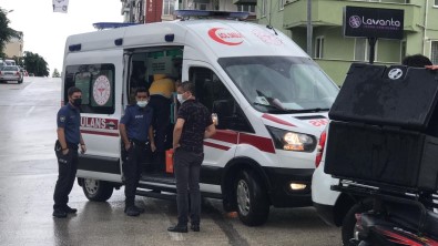 Aniden Duran Otomobile Motosiklet Arkadan Çarpti Açiklamasi 1 Yarali