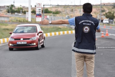 Denizli'de Aranan Süphelilere Yönelik Yapilan Çalismada 107 Yabanci Uyruklu Kisi Yakalandi