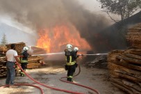 İTFAİYE ERİ - Fethiye'de Marangoz Atölyesi Alev Alev Yandi