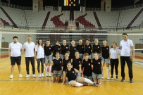 HAKAN TÜTÜNCÜ - Kepez Voleybol A Takimi Finallerde Antalya'yi Temsil Etme Hakki Kazandi