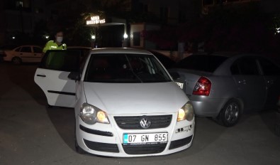 Kisitlama Saatinde Polisi Pesine Takti Açiklamasi 2 Araca Çarpip Yakalandi