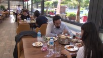 KARAKÖSE - Kisitlamasiz Cumartesi Gününde Vatandaslar Restoran Ve Kafeleri Tercih Etti