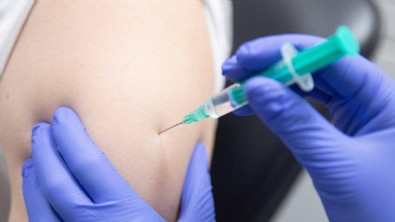 Koronavirüsle mücadele kapsamında birinci doz aşısını yaptıranların sayısı 20 milyon 16 bin 614 oldu