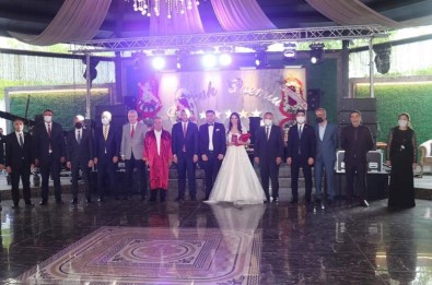 Metin Ve Duman Ailesinin Mutlu Günü