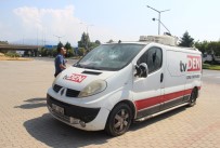 TİCARİ TAKSİ - Yerel Televizyonun Yayin Aracina Saldiri