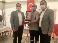 MUSTAFA ELDIVAN - Bagcilar'da Kan Bagisçilarina Plaket Takdim Edildi
