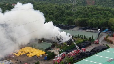 Çekmeköy'de Tek Katli Ahsap Ev Küle Döndü