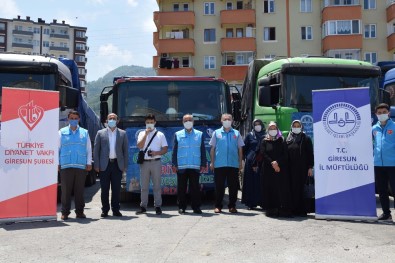 Giresun'dan Suriye'ye 8 Tir Yardim Malzemesi Gönderildi