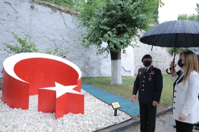 Jandarma'dan DEÜ'ye Anlamli Emanet