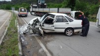 KARABÜK ÜNİVERSİTESİ - Karabük'te Iki Otomobil Çarpisti Açiklamasi 7 Yarali