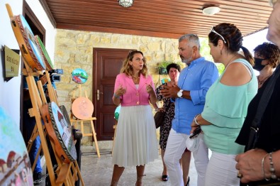 Kosovali Kadin Sanatçilar Side'de Sergi Açti