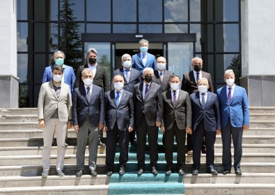 SBÜ Rektörü Erdöl, ERÜ Rektörü Çalis'i Ziyaret Etti