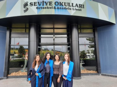 Denizlili Kizlar 'Kurgusal Dava Yarismasi'nda Türkiye 3.'Sü Oldu