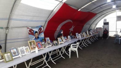 Diyarbakir'da Evlat Nöbetinde Olan Ailelerin Bekleyisi Sürüyor