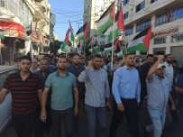 Gazze'de Binlerce Kisi Kudüs'teki 'Bayrak Yürüyüsünü' Protesto Etti