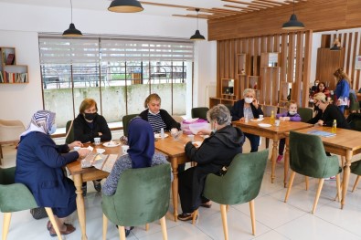 Hanim Evi Kadinlarin Ilgi Odagi Haline Geldi