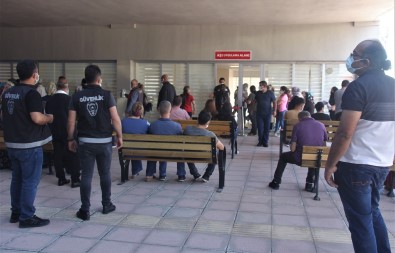 (ÖZEL) 40 Yas Üstü Vatandaslardan Covid-19 Asisina Yogun Ilgi