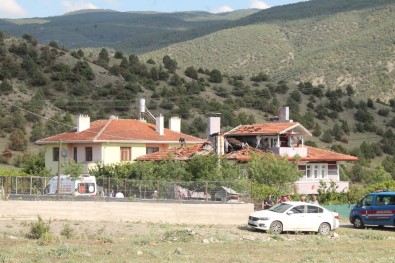 Tosya'da Ev Yangini Büyümeden Söndürüldü