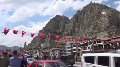 'Türk Yildizlari' Amasya Semalarinda Selamlama Uçusu Yapti