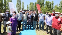 OSMAN VAROL - Agri'da Törenle Çiftçilere Kaz Yetistiriciligi Makine Ve Ekipmanlari Dagitildi