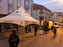 Ankara'da Temeli Hasar Gören Ve Otoparki Çöken 3 Katli Apartman Tahliye Edildi