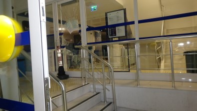 Bursa'da Saka Gibi Soygun...200 TL Tuzak Parasini Çalarak Kayiplara Karisti