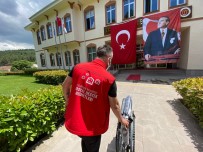 TEKERLEKLİ SANDALYE - Bütün Bina Girislerine Yasli Ve Engelli Vatandaslar Için Tekerlekli Sandalye Konuldu