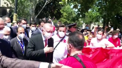 Büyükkiliç, Bakü'de Türk Ve Azerbaycan Sehitliklerini Ziyaret Etti