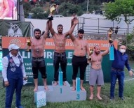 BELEDİYESPOR - Izmitli Güresçi Bursa'da Sampiyonluk Kupasini Kaldirdi