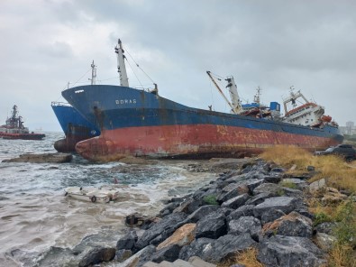 Kartal'da Halati Kopan Gemi, Baska Bir Gemiye Çarpti