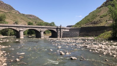 Kuraklik Kars Çayini Da Vurdu