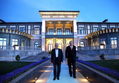 Saadet Partisi Yüksek İstişare Kurulu Başkanı Oğuzhan Asiltürk, Temel Karamollaoğlu'nu tasfiyeye başladı