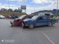 ZILAN - Söke'de Zincirleme Trafik Kazasi Açiklamasi 6 Yarali