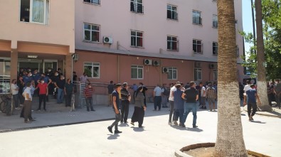 Tarsus'ta Kavgada Biçaklanan Genç Hayatini Kaybetti