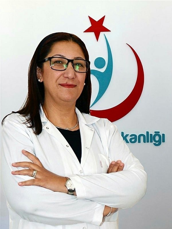 Hemşirelere 'Ben salağım' yazdıran başhekim Ayşegül Alkan'a dava açıldı!