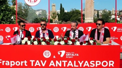 Antalya'da Gittigi Güzellik Merkezlerinde Cildine Zarar Verildigini Iddia Eden Kadindan 'Estetik' Uyarisi