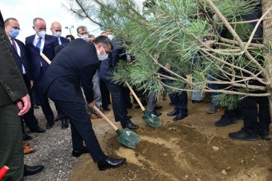 Belediye Çalisiyor, Yildirim Gelecege Tasiniyor