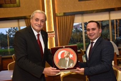 Cumhuriyet Bassavcisi Çepni Ve Savci Sandal Için Veda Yemegi Düzenlendi