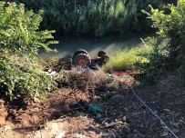 Devrilen Traktörün Altinda Kalarak Can Verdi