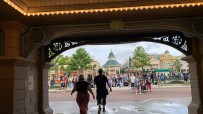 DİSNEYLAND PARİS - Disneyland Paris 7.5 Ay Sonra Kapilarini Yeniden Açti