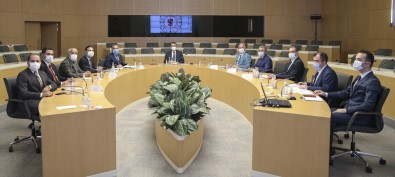 Enerji Ve Tabi Kaynaklar Bakanligindan Van'a 700 Ton Bitüm Hibesi