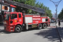 TAHKİKAT - Erzincan'da Meydana Gelen Baca Yangini Panige Sebep Oldu