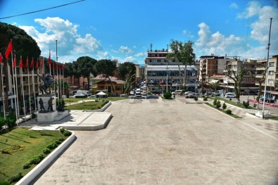 Incirliova Cumhuriyet Meydani'ni Modernlesecek, Otopark Sorunu Çözülecek