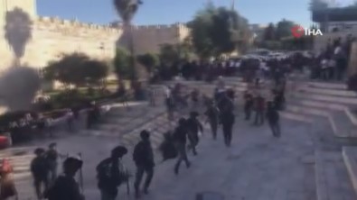 Israil Güçlerinden, Sam Kapisi'nda Asiri Sagci Yahudileri Protesto Eden Filistinlilere Müdahale