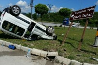 TİCARİ ARAÇ - Samsun'da Trafik Kazasi Açiklamasi 4 Yarali