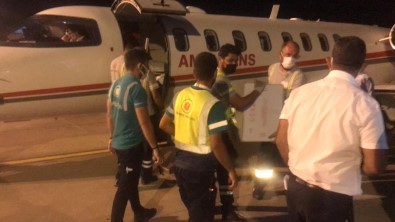 Türkiye'nin Gönderdigi 26 Bin Doz Sinovac Asisi KKTC'ye Ulasti