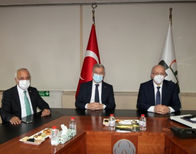 Uçarmak Açiklamasi 'Sektörlerin Sorunlarinin Çözümüne Iliskin Yasal Düzenlemeler Yapiyoruz'